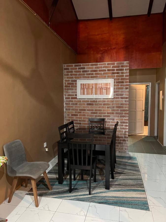 Theatbas Homestay 17 In Seri Iskandar Perak 3 Bedroom Bota Экстерьер фото